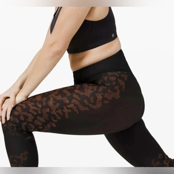 Lululemon Mapped Out HR Tight Camo Black Size 8 - Picture 2 of 7